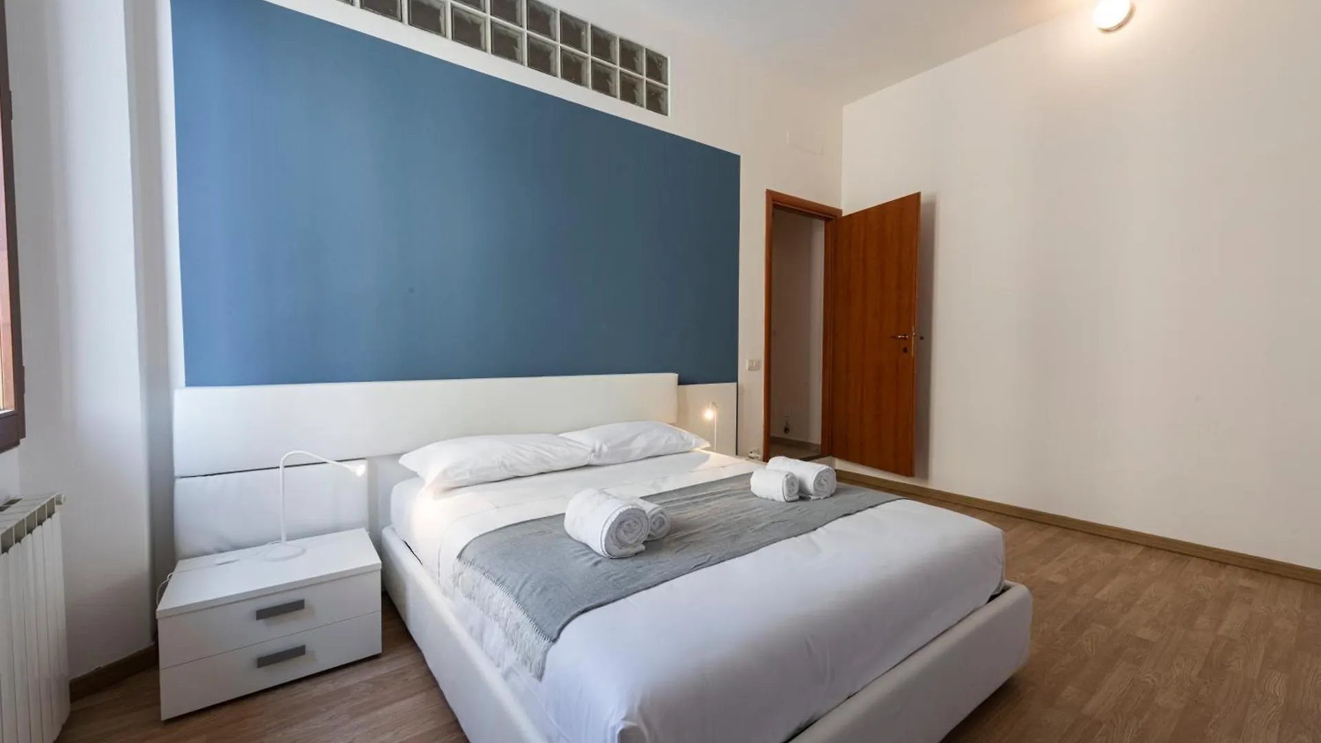 The Luxor Suites - Corsica Firenze Italia